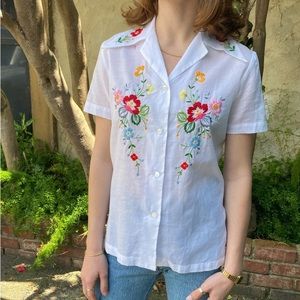 Vintage hand embroidered cotton short sleeve blouse